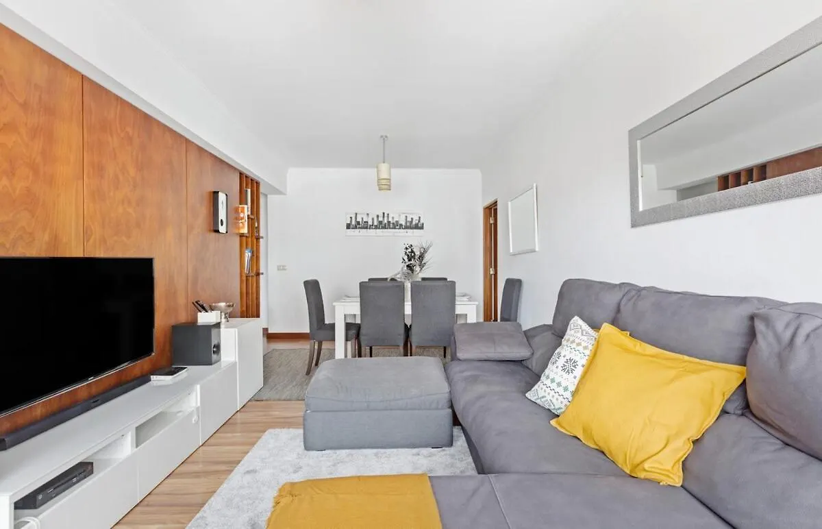 Spacious 3 Bedroom Apartment In Lisboa